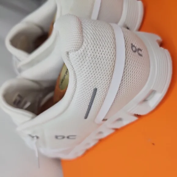 On Running Kids White Athletic Shoes Women's Size 9